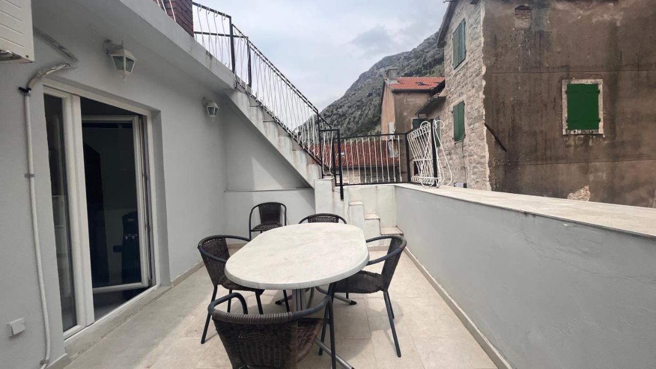 Sunstone Apartments Cattaro Esterno foto
